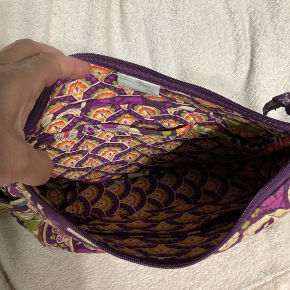 Vera Bradley crossbody purse. W262 - Picture 3 of 3
